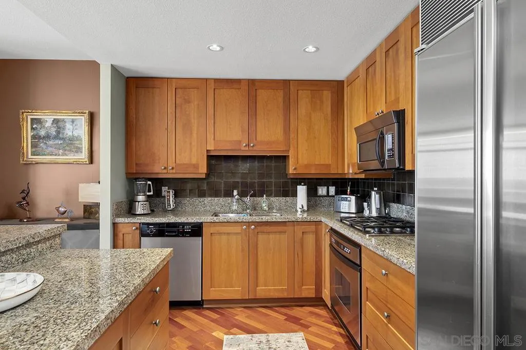 700 W Harbor 1205, San Diego, California 92101 home-pic-24